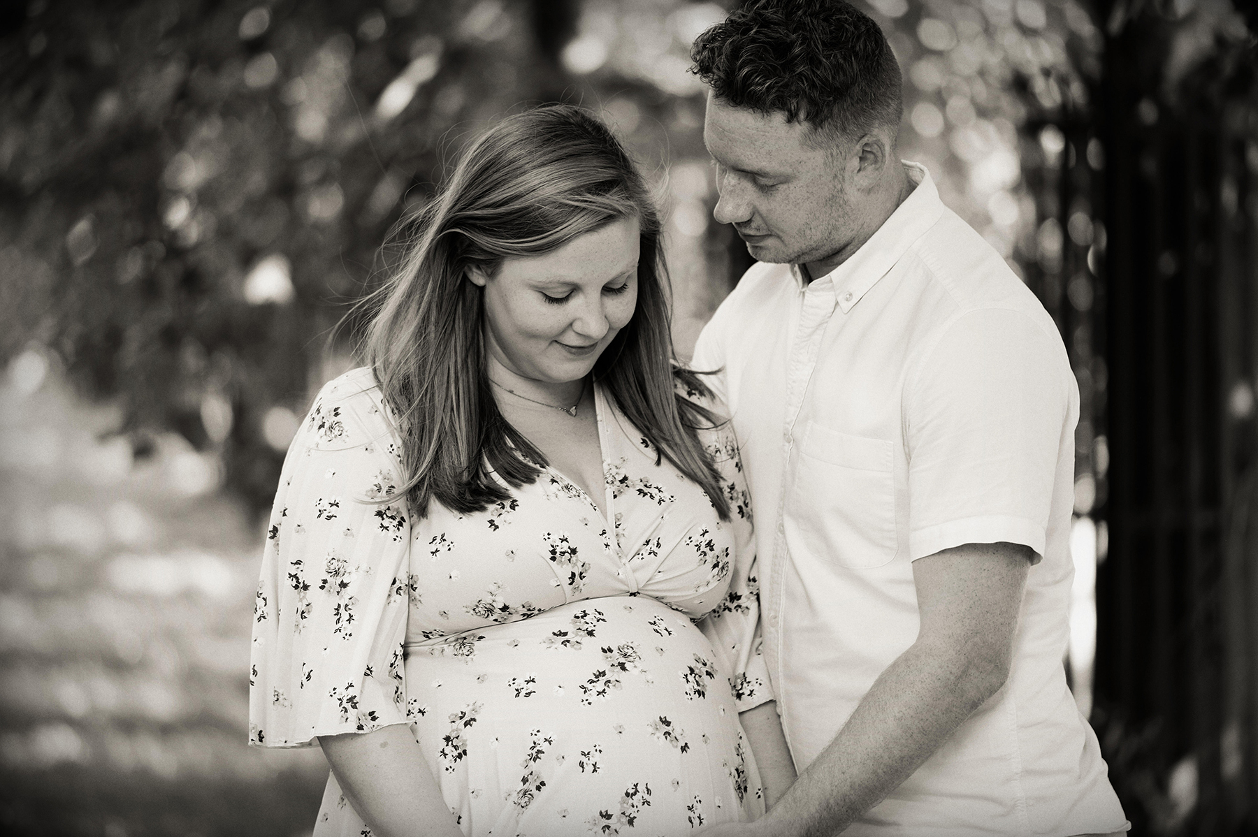 Prenatal photos wth expectant parents