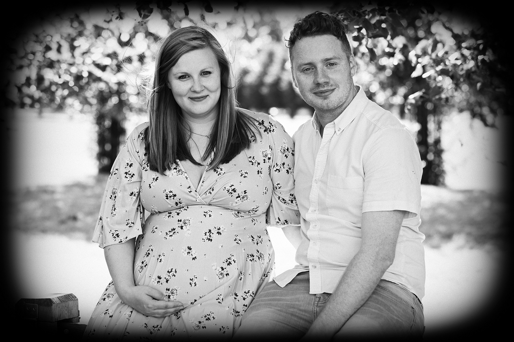 Prenatal photos wth expectant parents