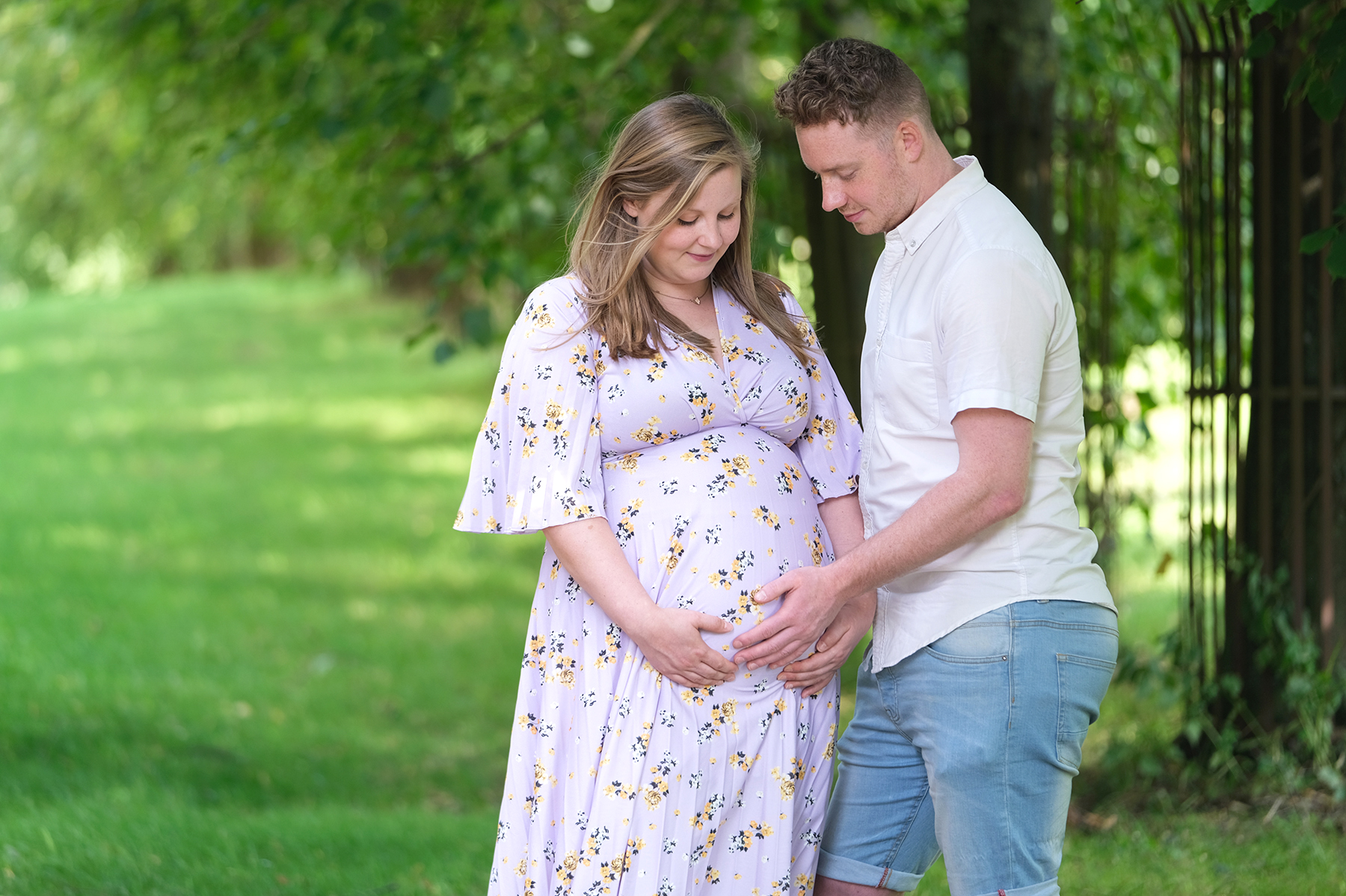 Prenatal photos wth expectant parents