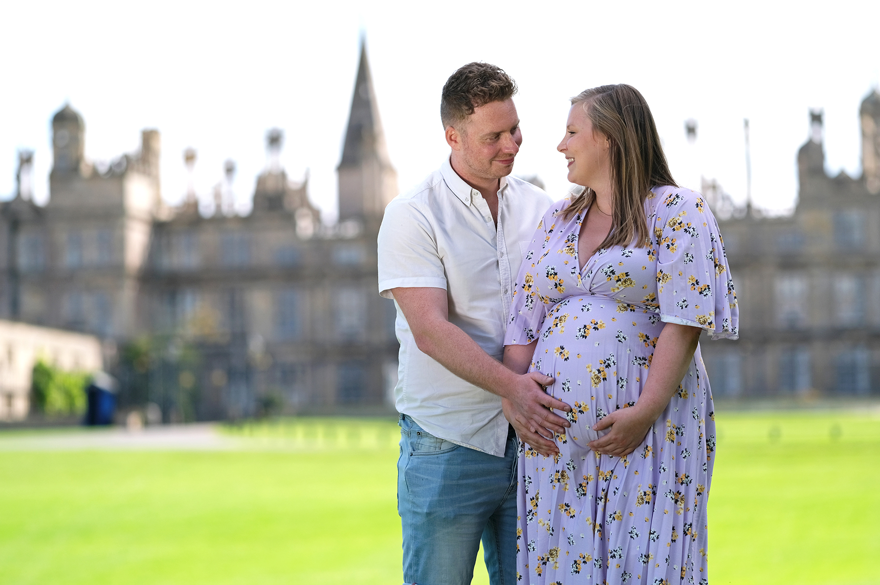 Prenatal photos wth expectant parents