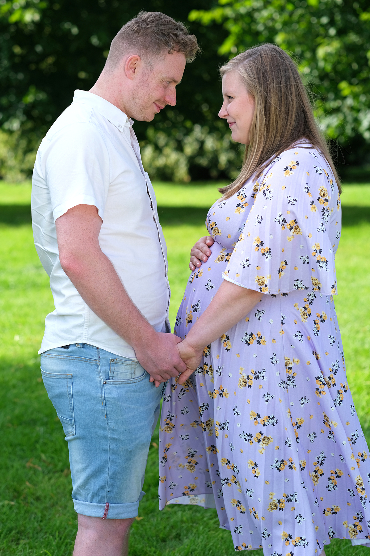Prenatal photos wth expectant parents