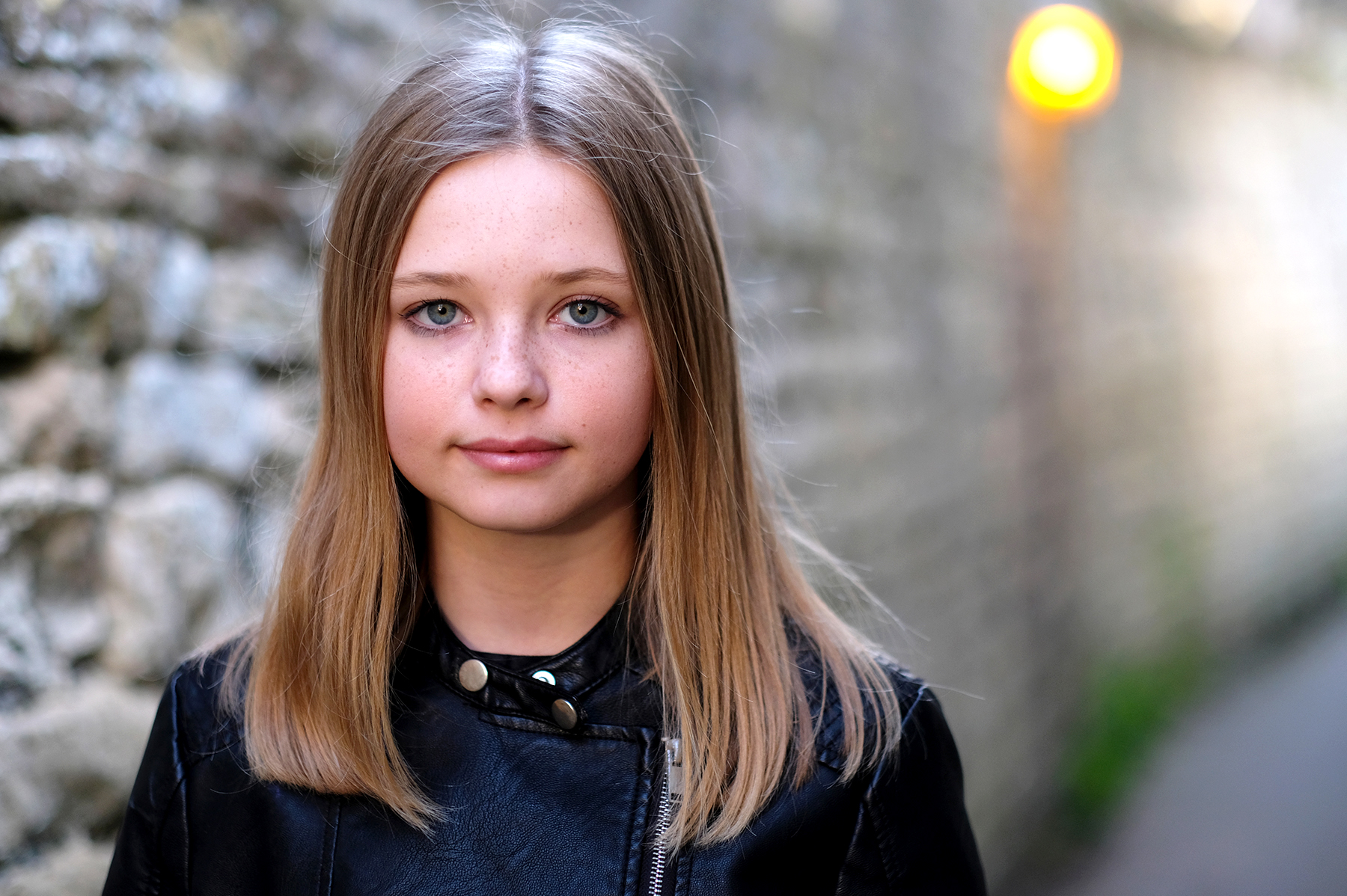 Lifestyle portrait of teenager: street location